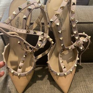 Authentic Valentino Rockstud Shoe.